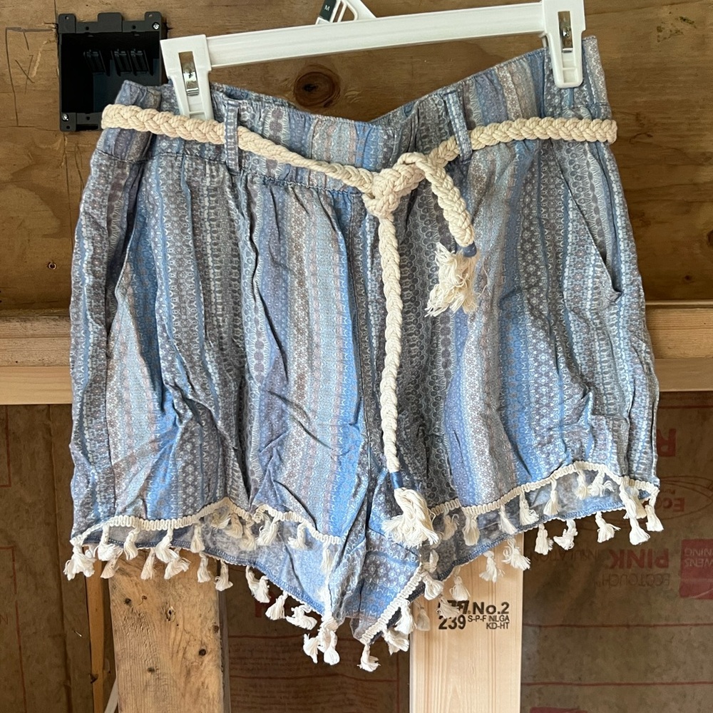 Rewash beach boho Shorts Stripe Blue Tones Fringe Bottom Size XL Linen Blend.